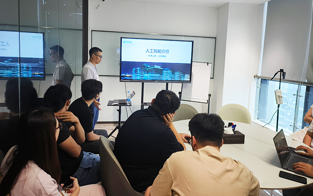 AI赋能调研新未来：深索智能为新思维团队开启人工智能第一课​